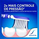 Escova de Dente Sensodyne Repair & Protect Extramacia com 2 unidades