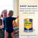 Kit Fórmula Infantil Ninho Nutrigold com 2 latas de 800g cada + Livro Educativo