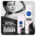 Desodorante Antitranspirante Roll-On Nivea Invisible Black & White Clear Feminino com 50ml