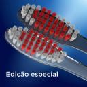 Escova de Dente Oral-B Color Collection Macia com 2 unidades