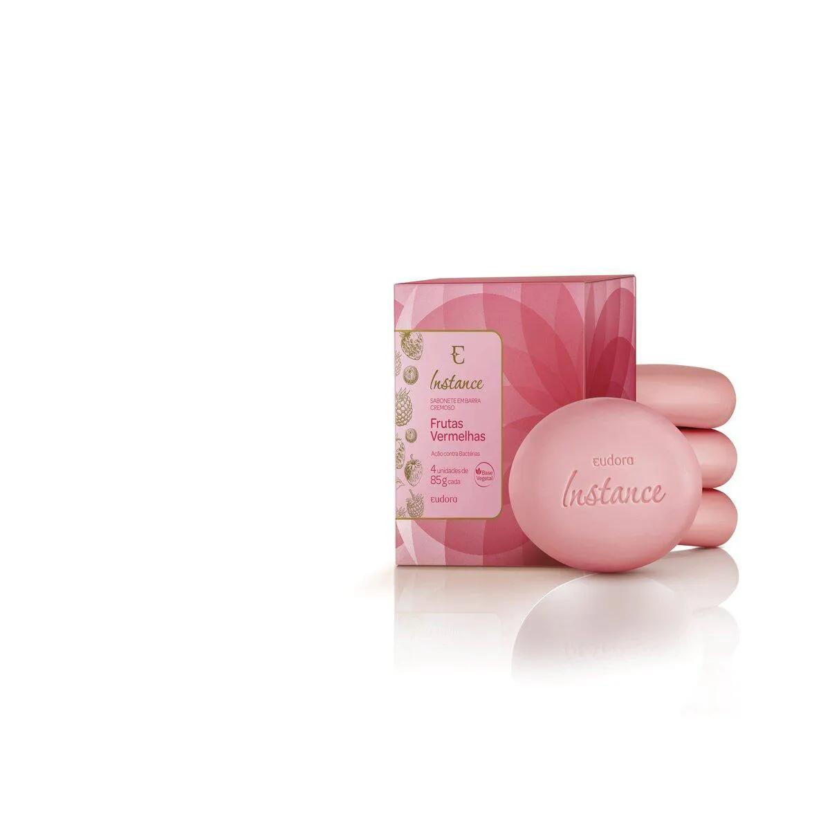 Sabonete em Barra Eudora Instance Frutas Vermelhas - 4 Unidades de 85g cada