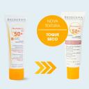 Protetor Solar Facial Bioderma Photoderm M Dourado com Ação Clareadora FPS 50+ 40ml