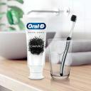 Pasta de Dente Oral-B 3D White Whitening Therapy Purification Charcoal com 102g