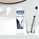 Pasta de Dente Oral-B 3D White Mineral Clean com 102g